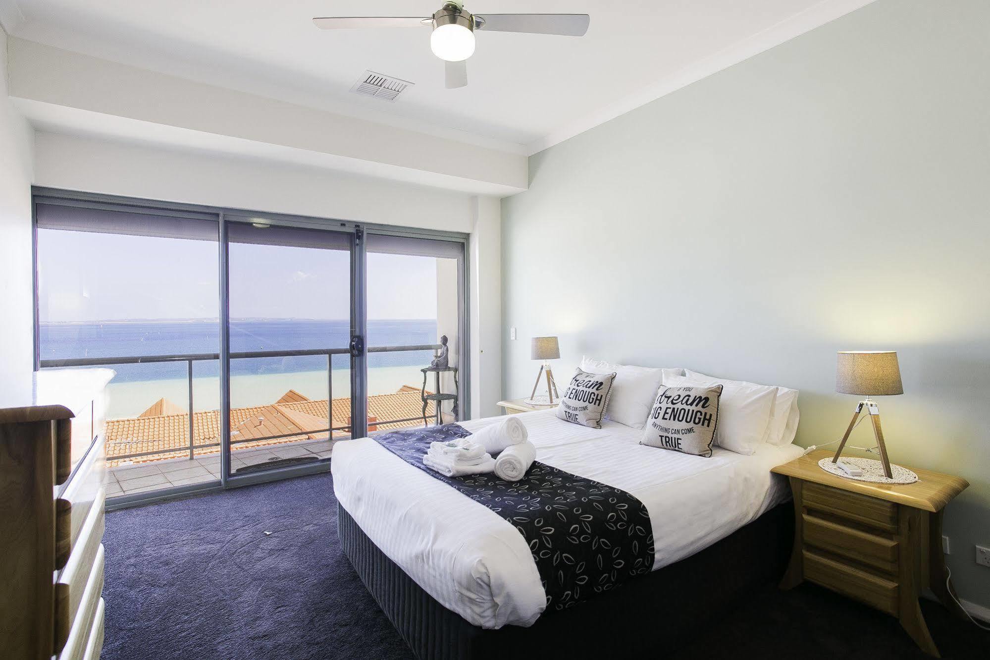 Boardwalk By Rockingham Apartments Extérieur photo