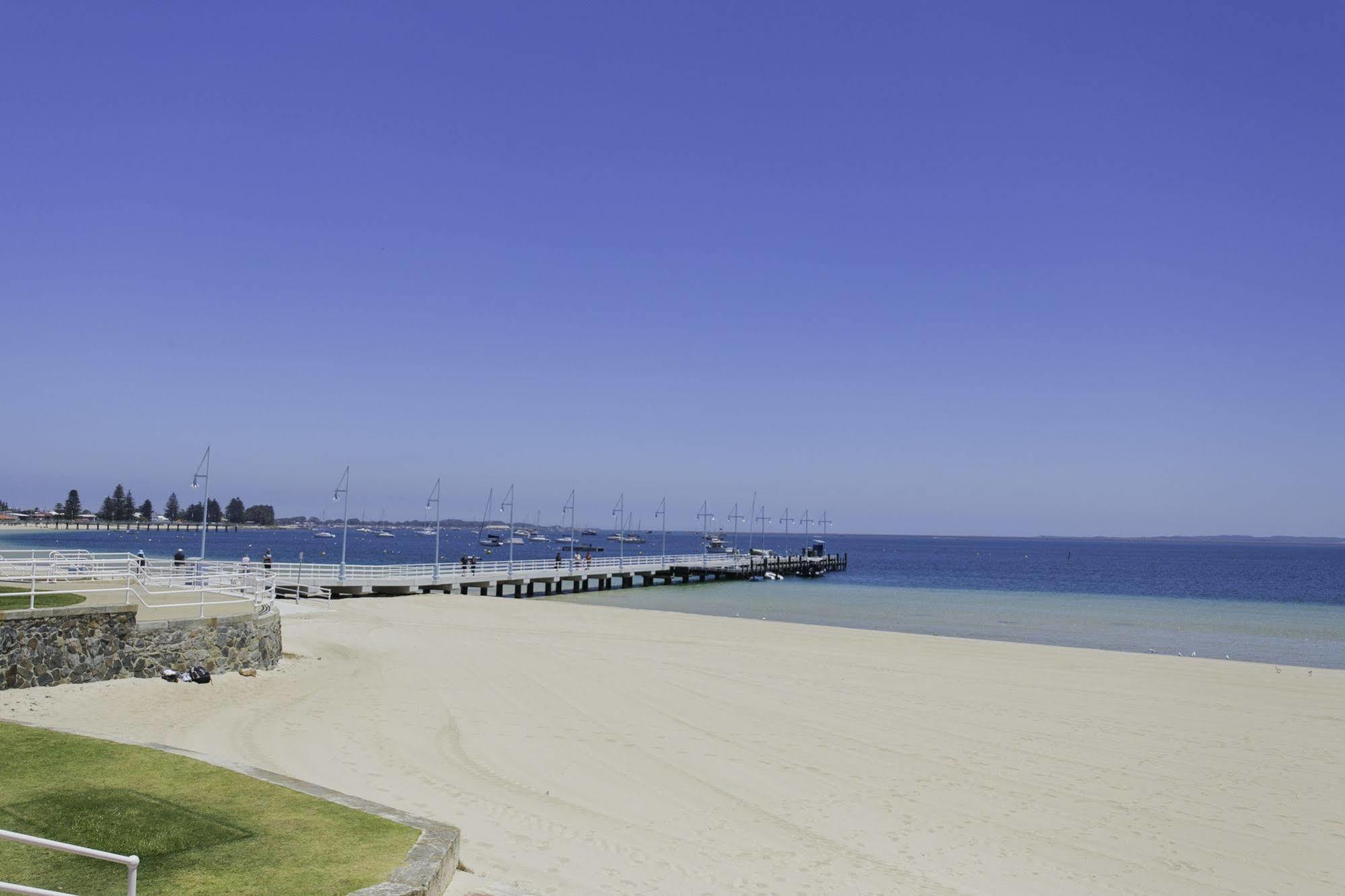 Boardwalk By Rockingham Apartments Extérieur photo